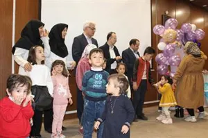 بزرگداشت هفته جهانی نوزاد نارس در مرکز اموزشی، درمانی و پژوهشی الزهرا (س)